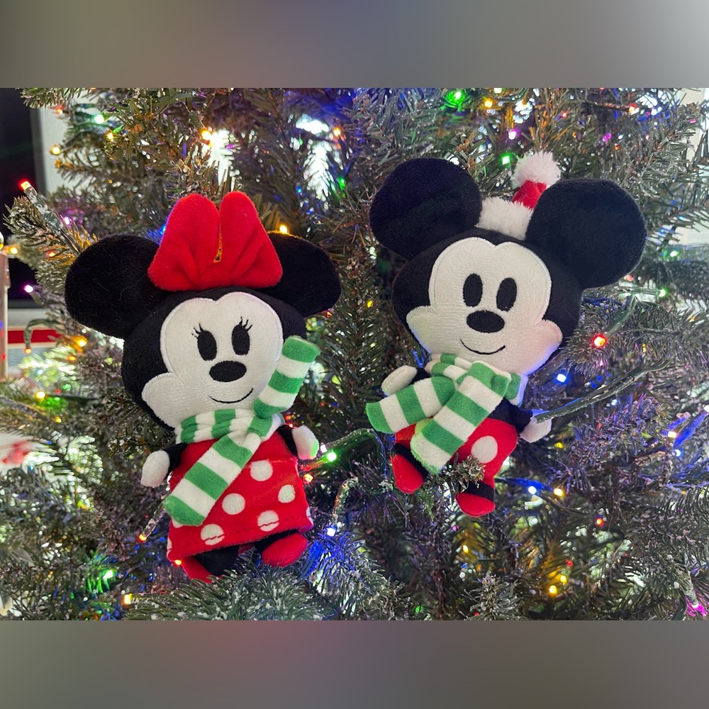 DISNEY CHRISTMAS HOLIDAY MICKEY & MINNIE MOUSE PLUSH SANTA CAT TOYS DECOR